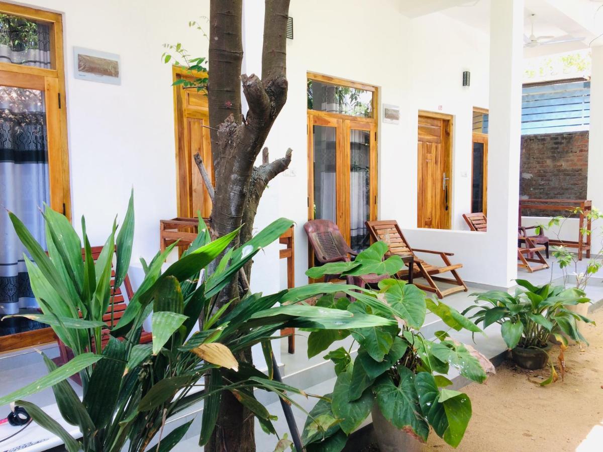 Tropicana Home Stay Аругам Бей Екстериор снимка