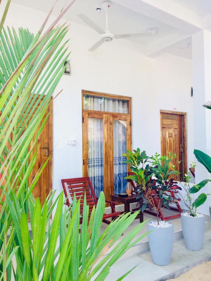 Tropicana Home Stay Аругам Бей Екстериор снимка