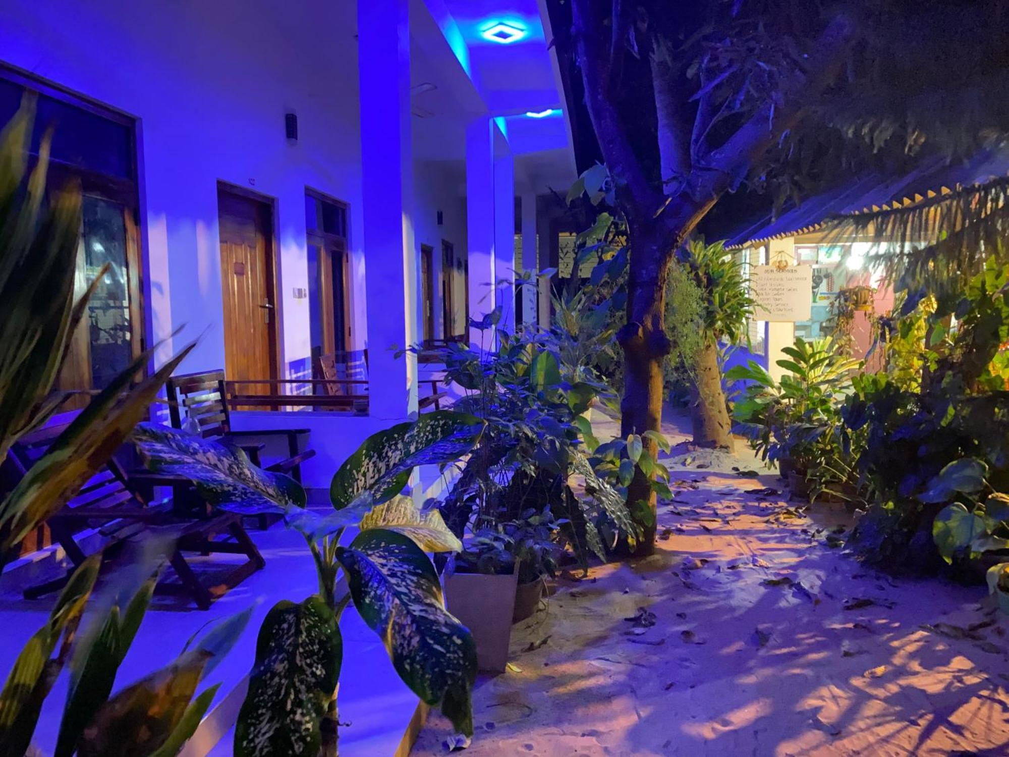 Tropicana Home Stay Аругам Бей Екстериор снимка