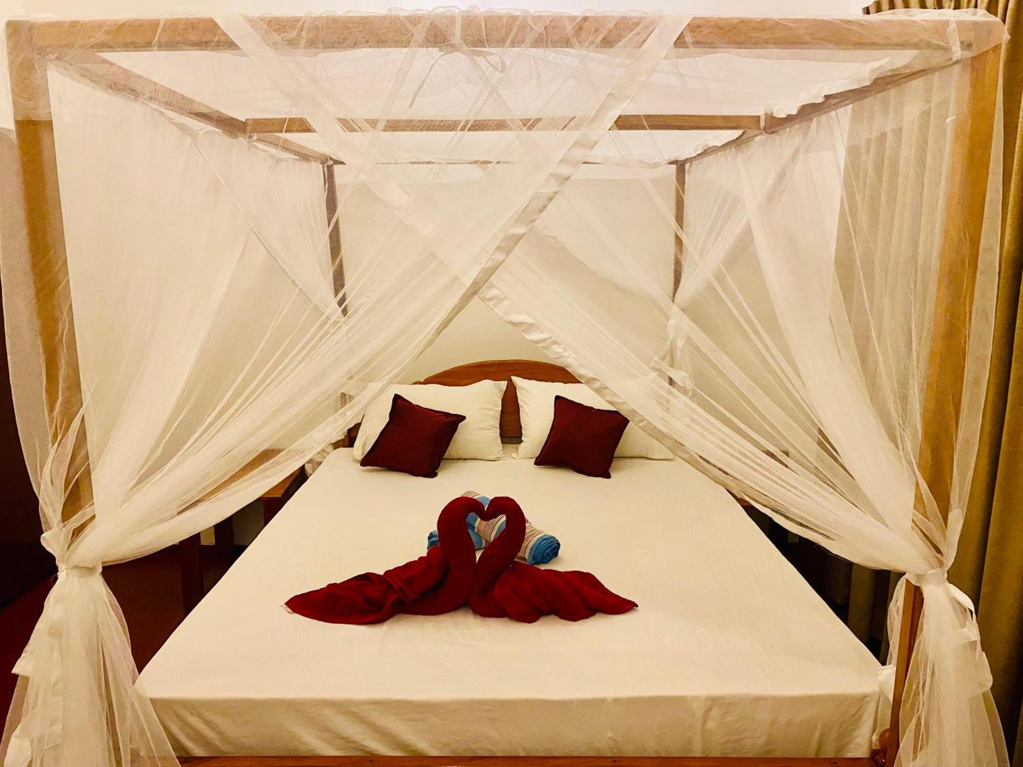 Tropicana Home Stay Аругам Бей Екстериор снимка